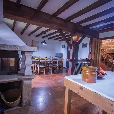 Villa Pazo Del Siglo Xvii En El Corazon De Galicia